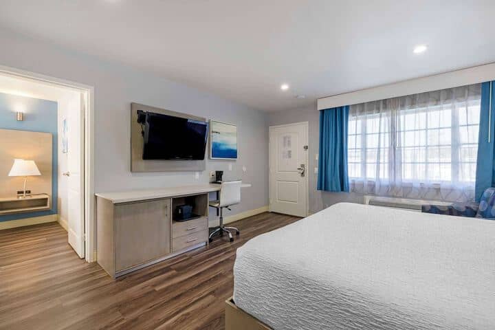 Room 16 of 41
