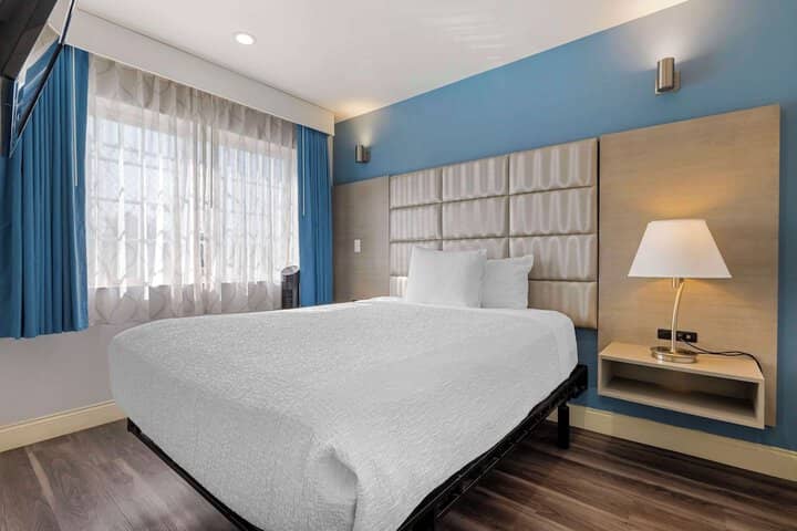 Room 9 of 41
